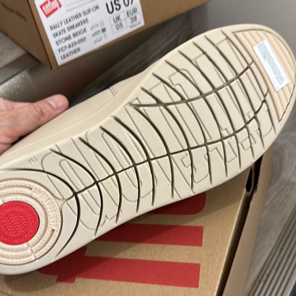 Brandnew Fitflop Rally Leather Slip On Skate Sneakers - Picture 4 of 4